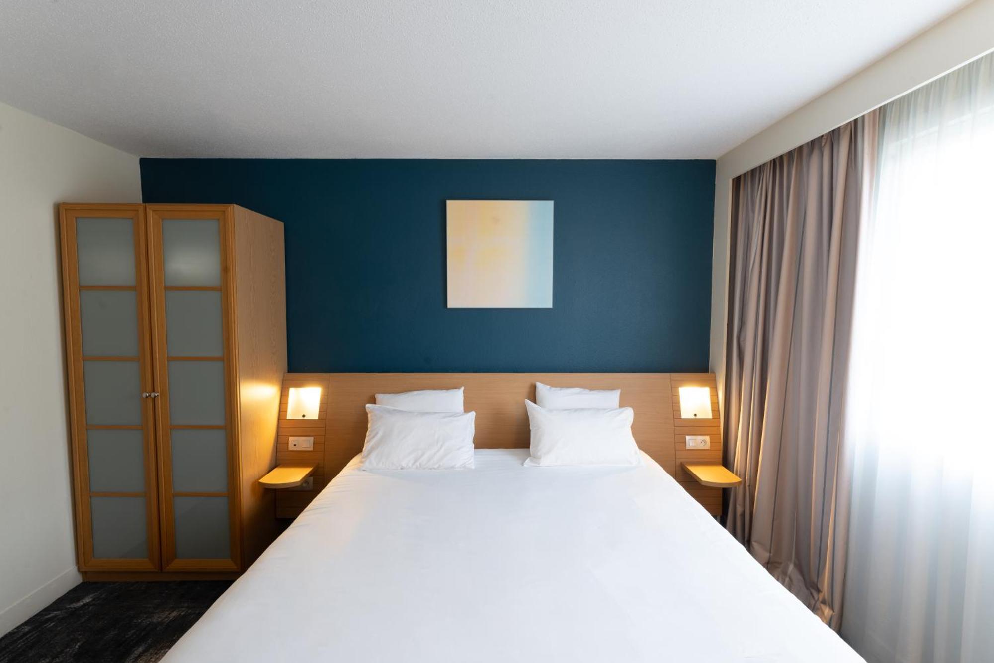 Novotel Nantes Centre Bord De Loire Exterior photo
