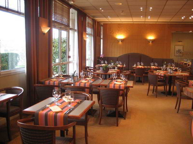 Novotel Nantes Centre Bord De Loire Exterior photo