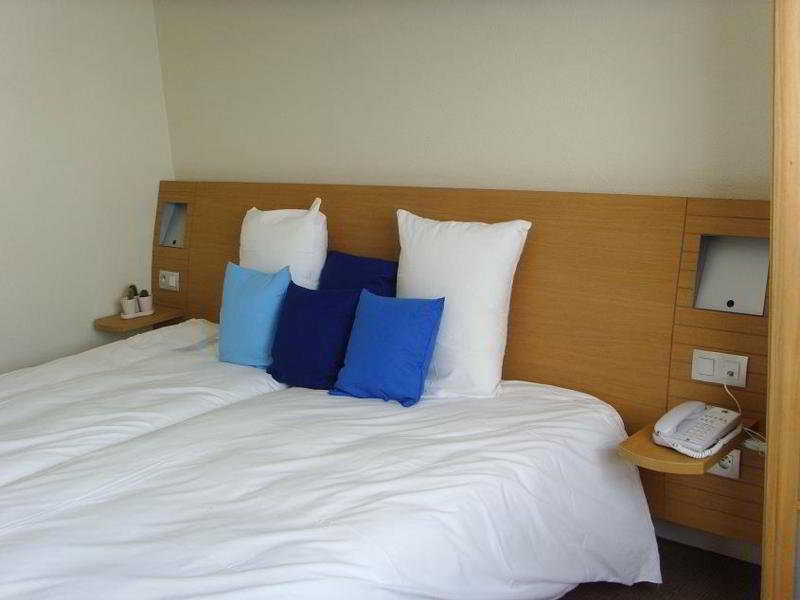 Novotel Nantes Centre Bord De Loire Exterior photo