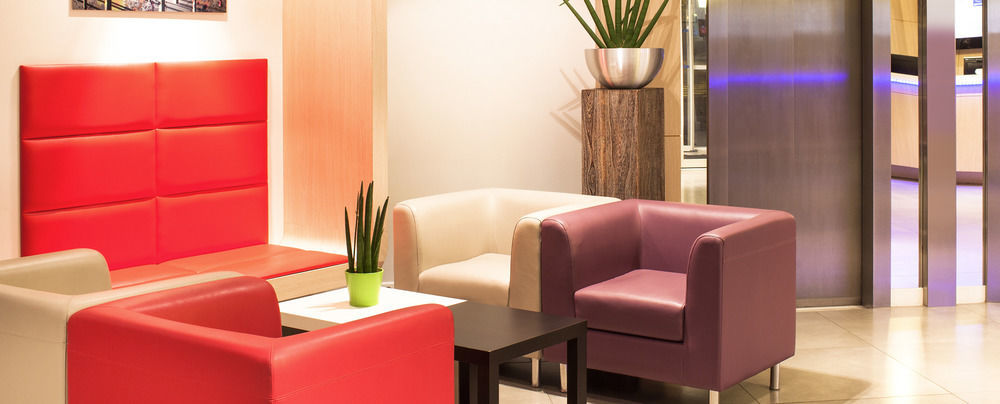 Novotel Nantes Centre Bord De Loire Exterior photo